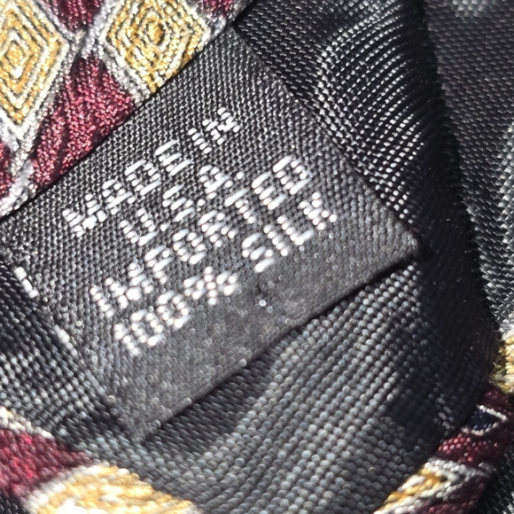 Geoffrey Beene Maroon and Cream Diamond Patterned, Silk - Picture 4 of 6